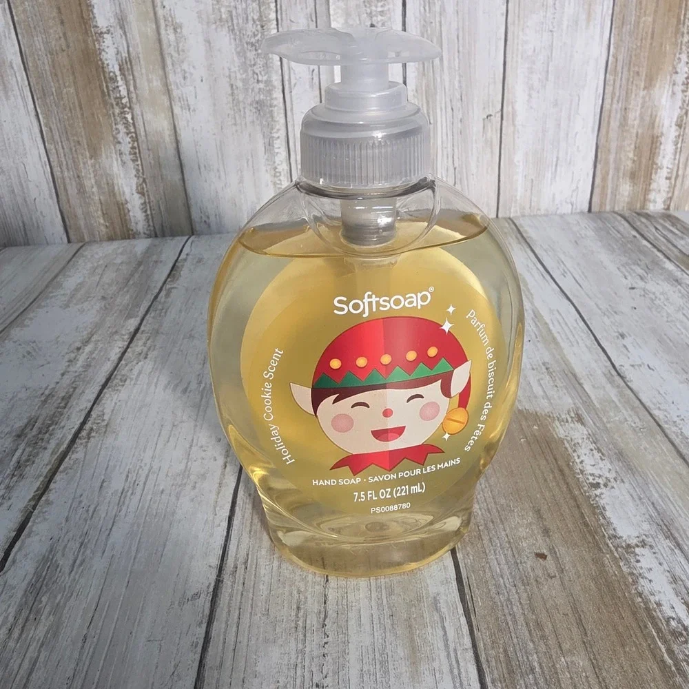 Softsoap Holiday Hand Soap 2 Pack Holiday Cookie Coco Ginger Snowman Elf 7.5oz